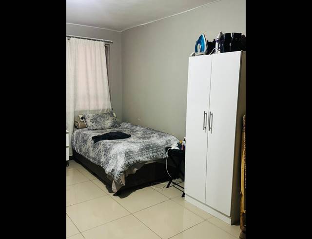 2 BEDROOM FLAT TO LET IN ESPLANADE